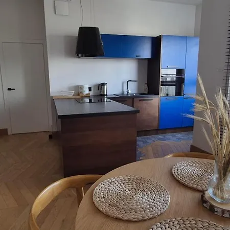 Apartment Golden Glow -chrobrego 96 *